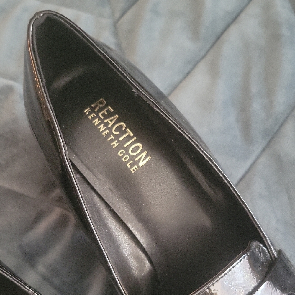 NWT Kenneth Cole Reaction Black Leather Loafer Heels - Picture 2 of 8